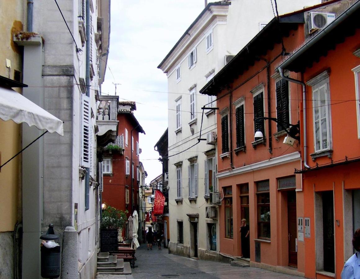 Apartamento Happy Casa Oldtown Boutique Koper Exterior foto